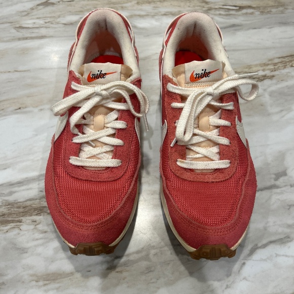 Women’s Nike waffle sportswear shoes size 8 us red DX2931-600 red USED - Picture 1 of 5